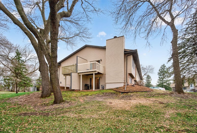 818 Sherwood Rd, Shoreview, MN 55126