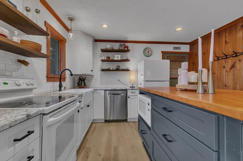 9905 Norton Ave NW, Annandale, MN 55302