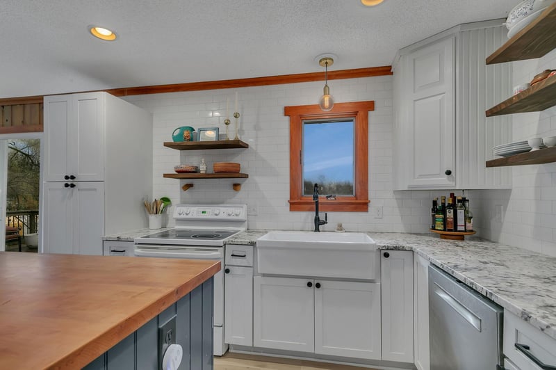 9905 Norton Ave NW, Annandale, MN 55302