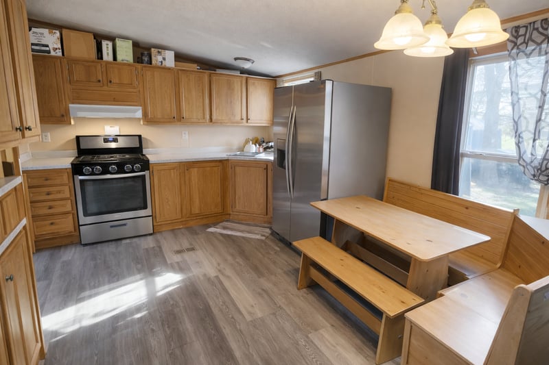 114 Pine St NW, New London, MN 56273