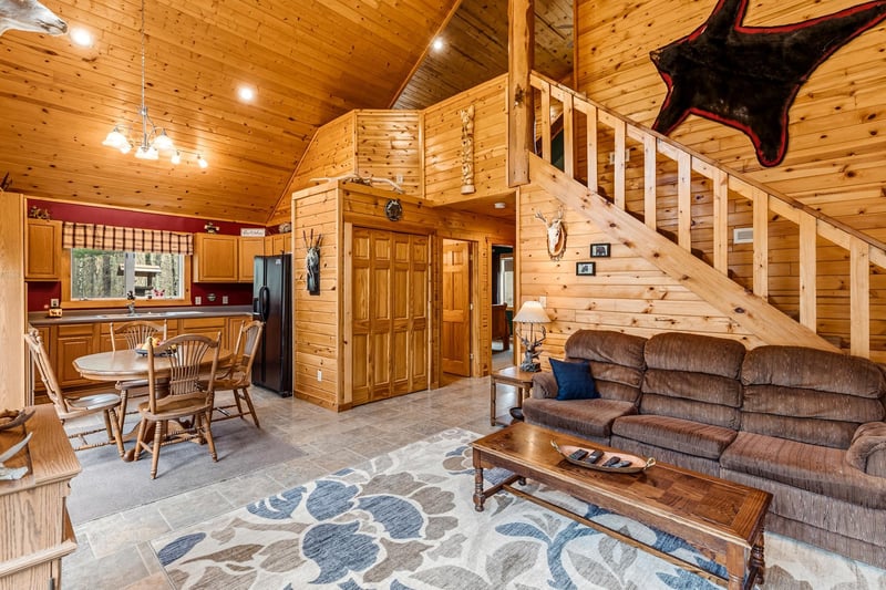 39611 Wilderness Ln, Hinckley, MN 55037