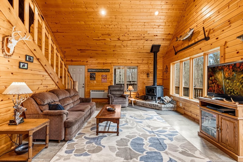 39611 Wilderness Ln, Hinckley, MN 55037