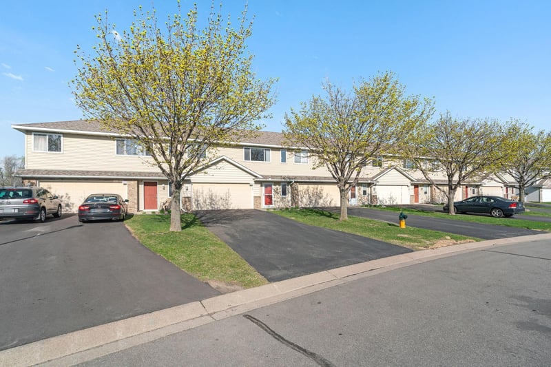 4052 Blakewood Dr, Shakopee, MN 55379