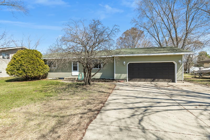 120 3rd Ave NW, Rice, MN 56367