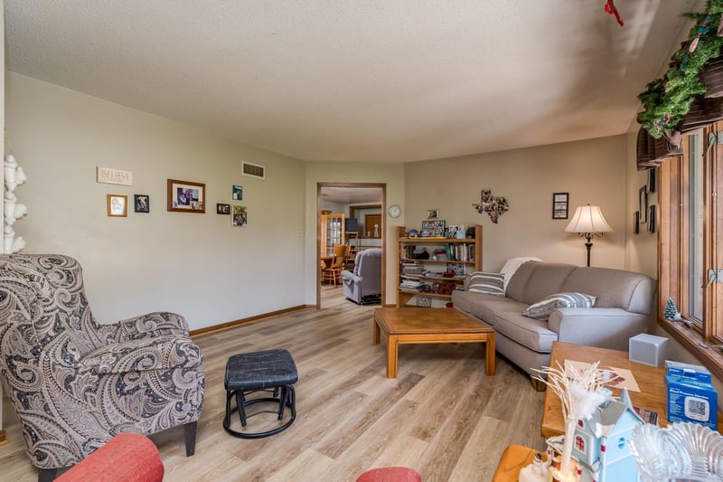 30536 Lexington Rd, Le Sueur, MN 56058