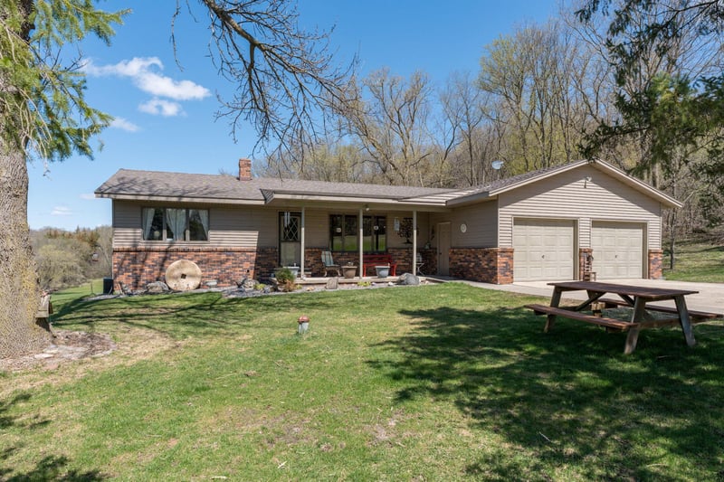 30536 Lexington Rd, Le Sueur, MN 56058
