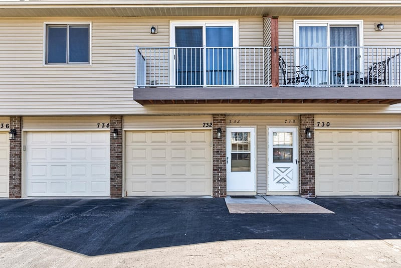 732 Parkside Dr #732H, Vadnais Heights, MN 55127