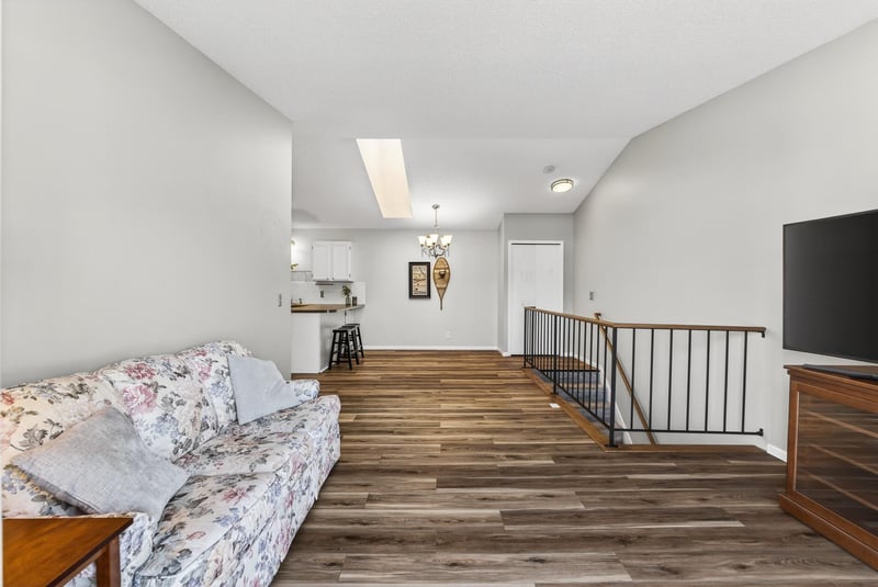 732 Parkside Dr #732H, Vadnais Heights, MN 55127