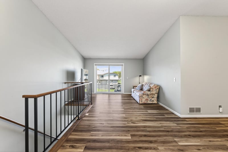 732 Parkside Dr #732H, Vadnais Heights, MN 55127