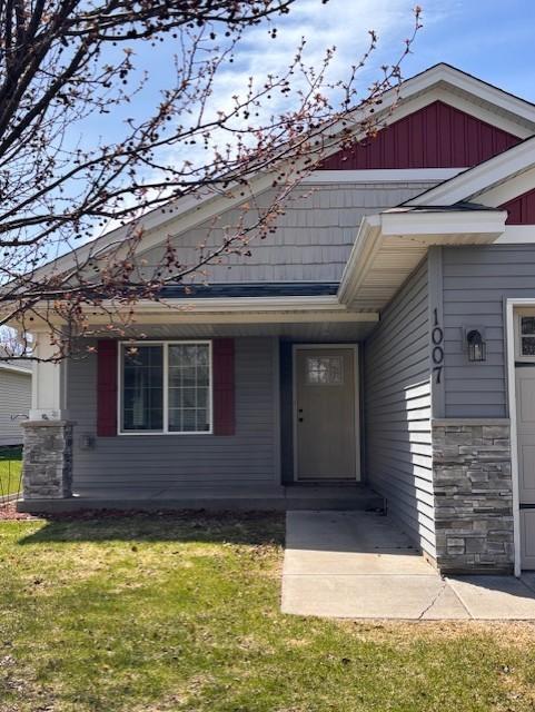 1007 Winsome Way NW, Isanti, MN 55040