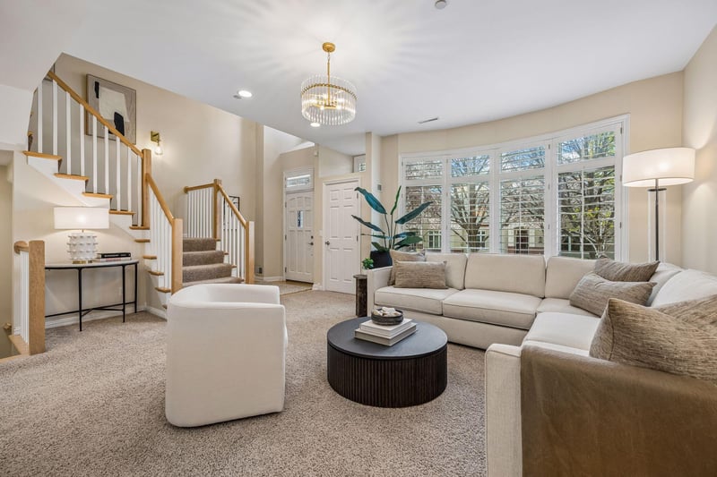 513 Coventry Ln, Edina, MN 55435