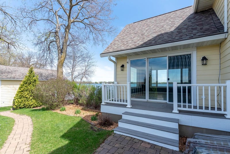 3710 Sioux Ln, Madison Lake, MN 56063