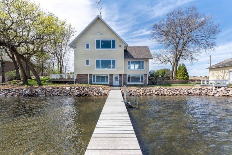 3710 Sioux Ln, Madison Lake, MN 56063