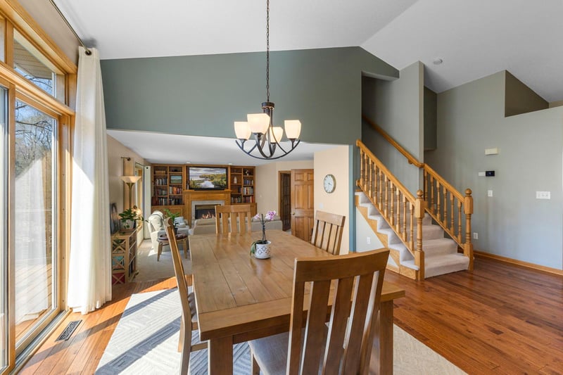 2655 N Barclay St, Maplewood, MN 55109