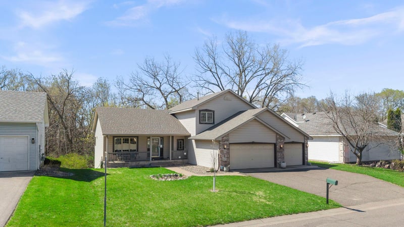 2655 N Barclay St, Maplewood, MN 55109