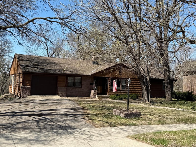 320 S Minnesota St, Redwood Falls, MN 56283