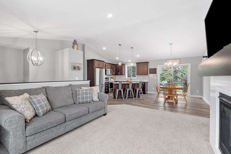 1851 102nd Ave NW, Coon Rapids, MN 55433