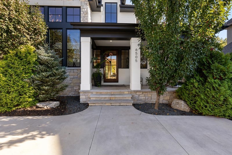 6505 Hawks Pointe Ln, Excelsior, MN 55331