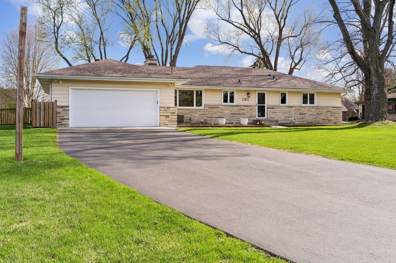 151 Mission Ln, Bloomington, MN 55420