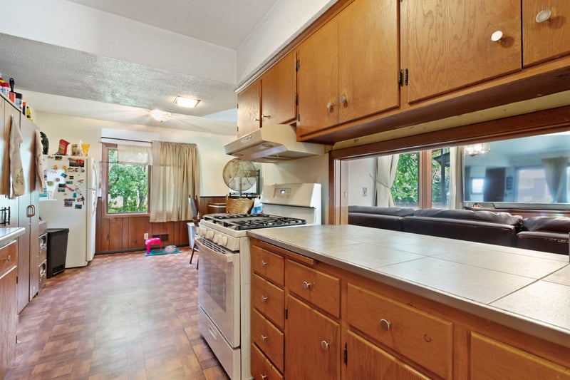 2906 Nash Rd, Brooklyn Center, MN 55430
