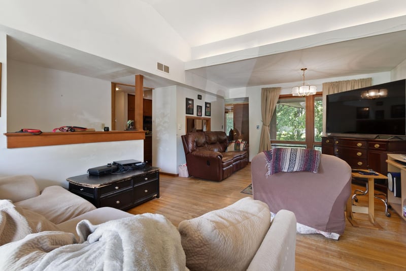 2906 Nash Rd, Brooklyn Center, MN 55430