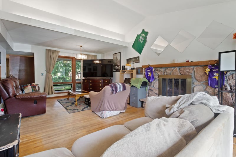 2906 Nash Rd, Brooklyn Center, MN 55430
