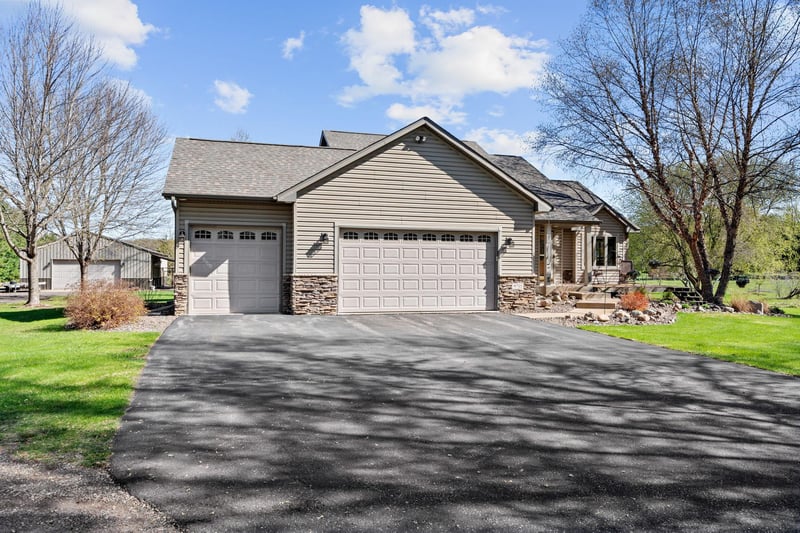 9711 234th Ln NE, Stacy, MN 55079