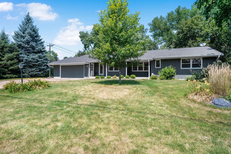 6112 Jeffrey Ln, Edina, MN 55436