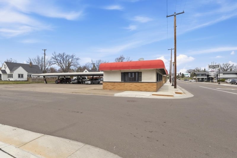 1409 Arcade St, Saint Paul, MN 55106