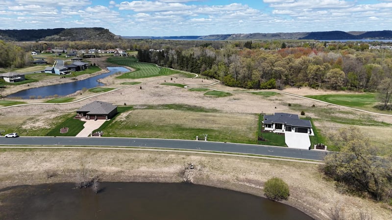 2230 Clubhouse Dr, Lake City, MN 55041