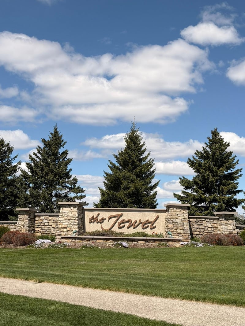 2230 Clubhouse Dr, Lake City, MN 55041