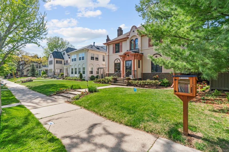 1629 W 25th St, Minneapolis, MN 55405