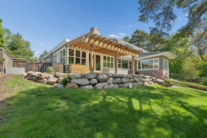 784 Hilltop Ct, Mendota Heights, MN 55118