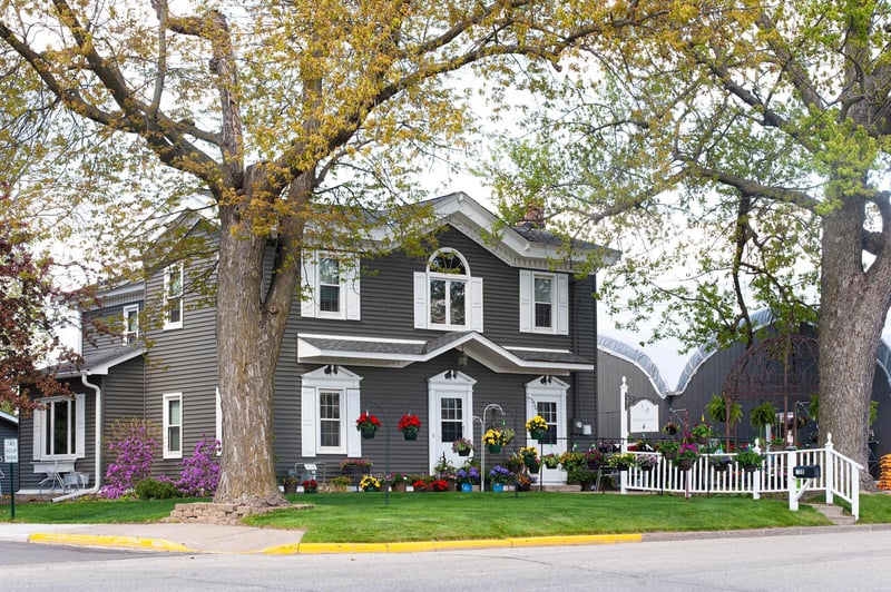 438 W Kinne St, Ellsworth, WI 54011