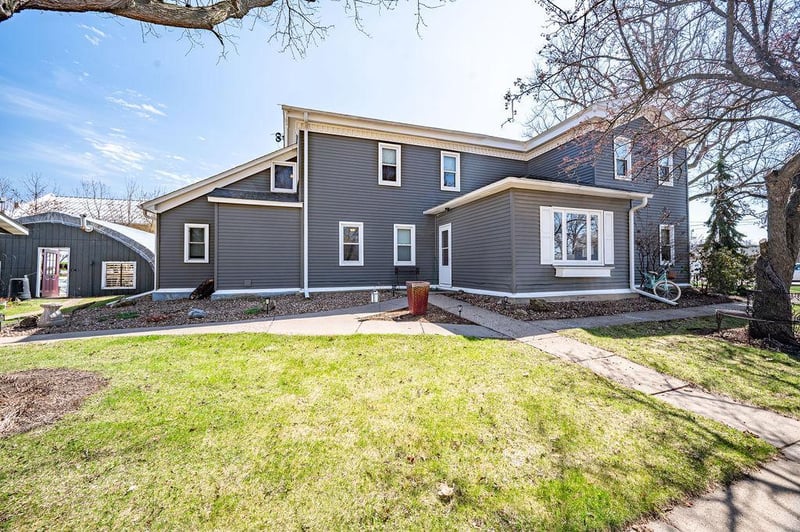 438 W Kinne St, Ellsworth, WI 54011