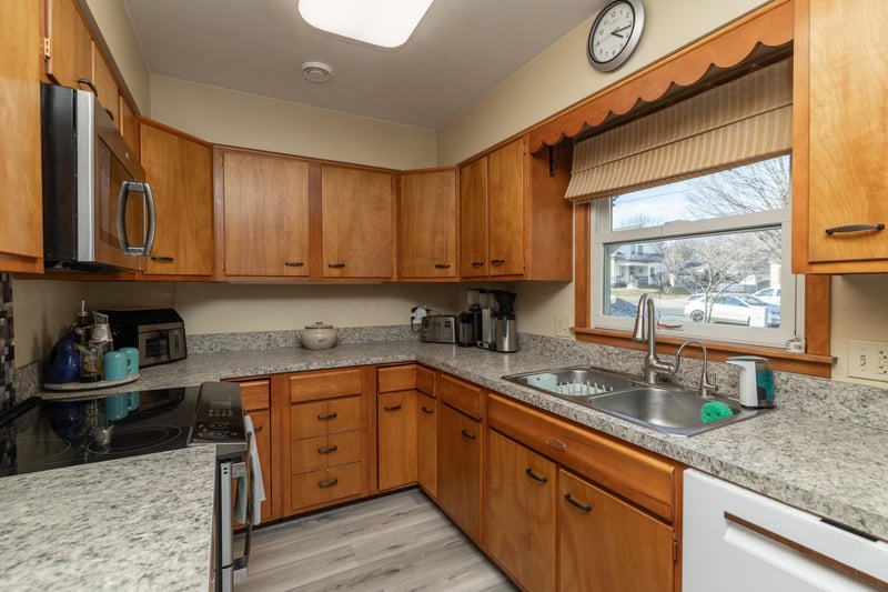 239 W Kinne St, Ellsworth, WI 54011