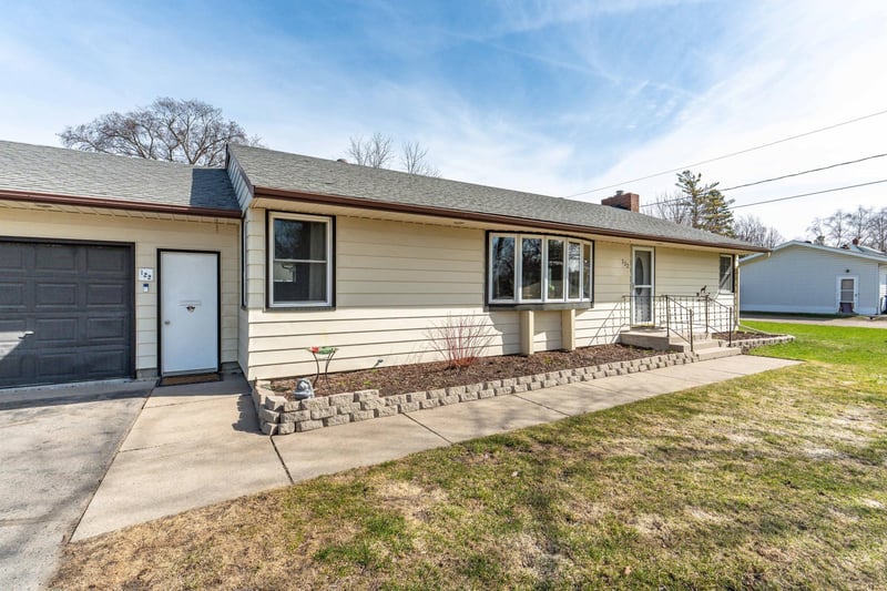 122 W Fir Ave, Fergus Falls, MN 56537