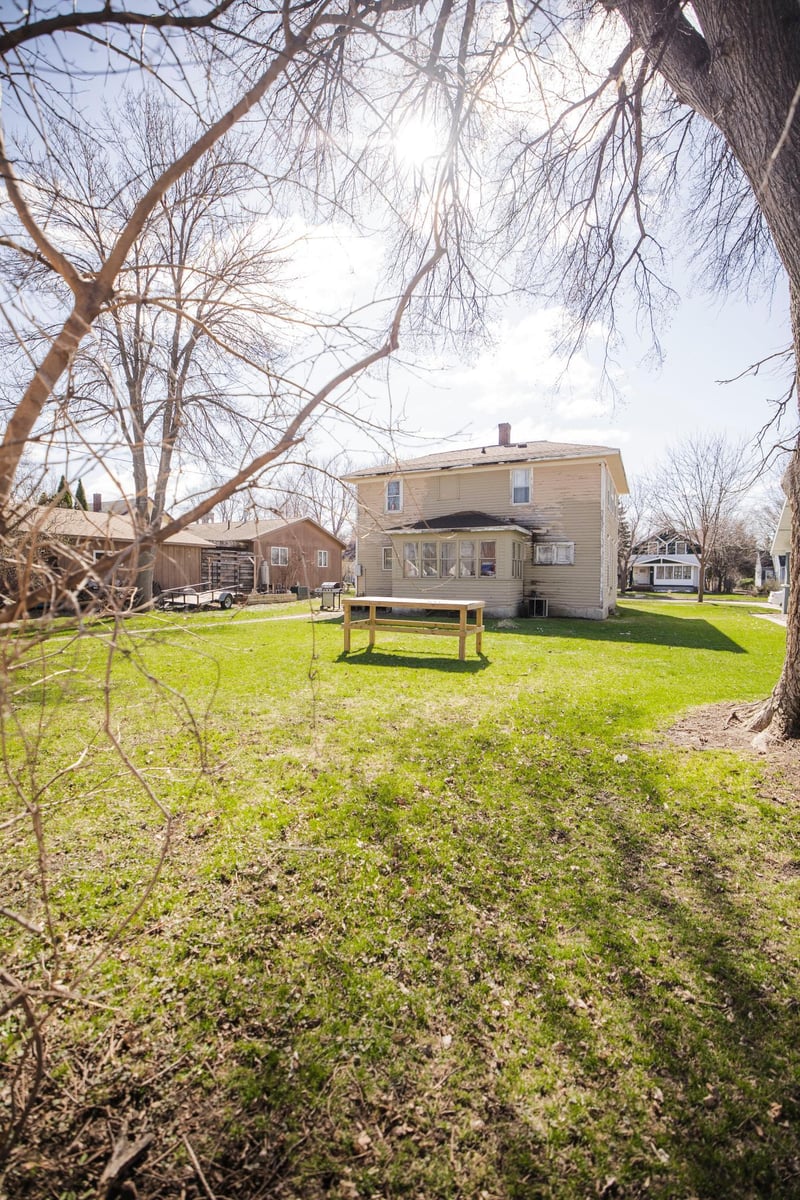 107 E 4th St, Morris, MN 56267