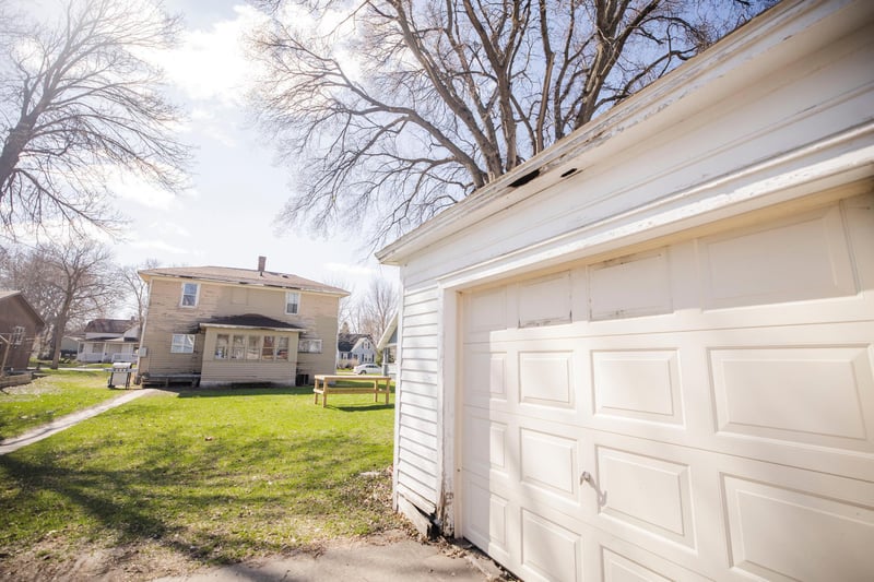 107 E 4th St, Morris, MN 56267