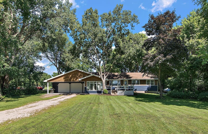 700 W Pleasure Dr, Litchfield, MN 55355