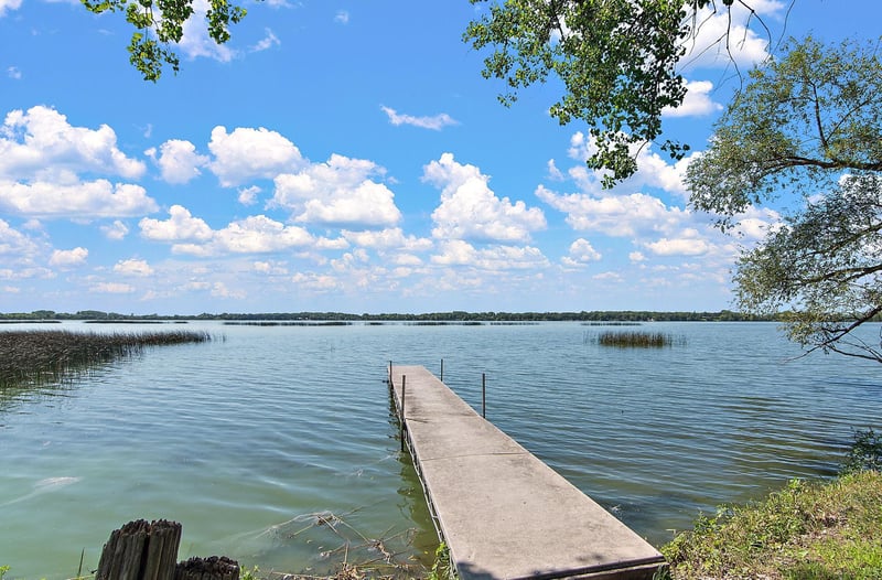 700 W Pleasure Dr, Litchfield, MN 55355