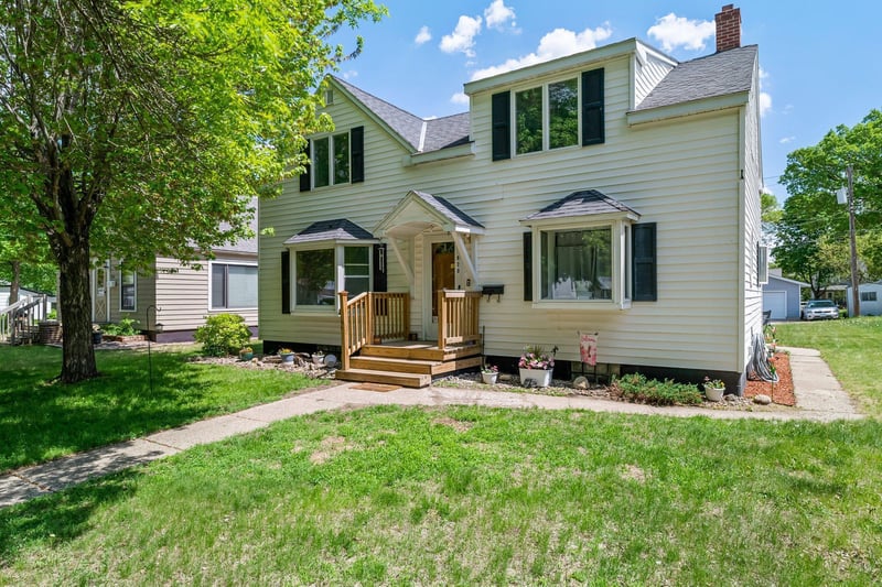 820 N 6th St, Montevideo, MN 56265