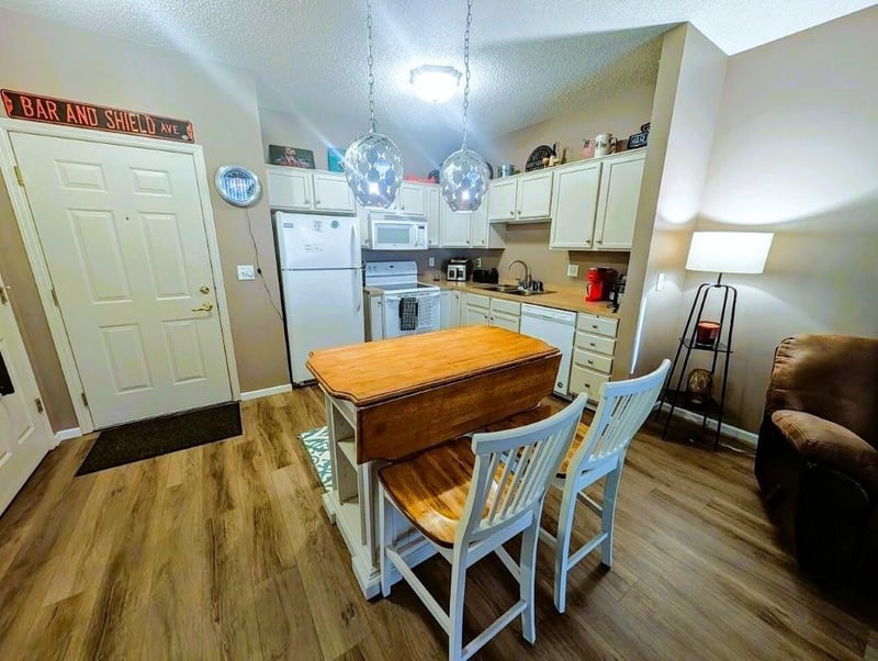 2231 Penn Pl #316, North Saint Paul, MN 55109