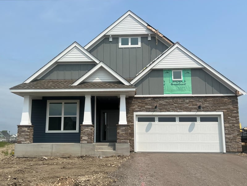 2147 Pepin Dr, Lino Lakes, MN 55038