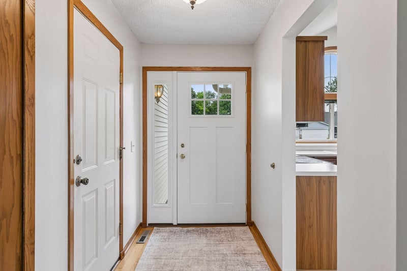 16795 Hershey Ct, Lakeville, MN 55044
