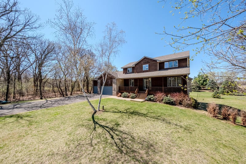 25164 Lincoln Dr NE, Isanti, MN 55040