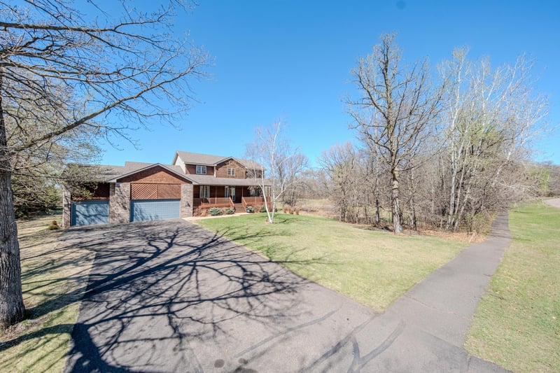 25164 Lincoln Dr NE, Isanti, MN 55040