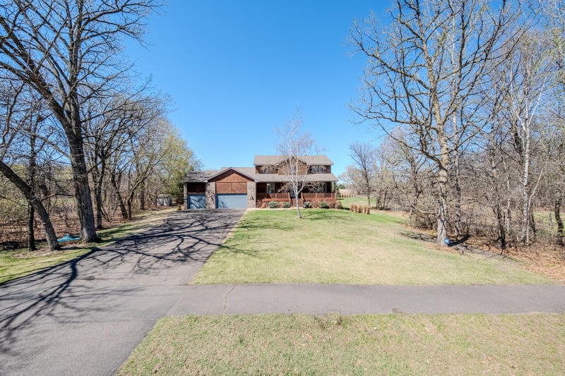 25164 Lincoln Dr NE, Isanti, MN 55040