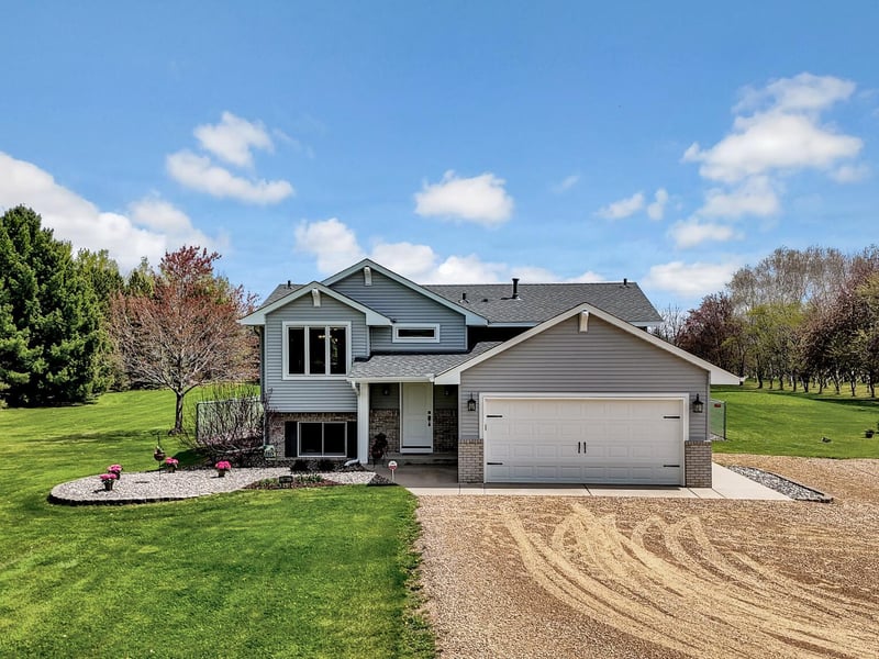26807 James Ave, Chisago City, MN 55013