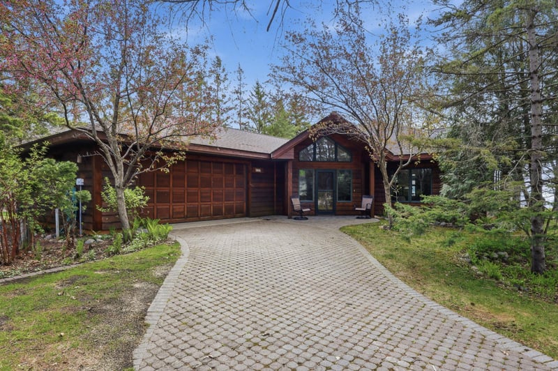 633 N Shore Dr, Detroit Lakes, MN 56501